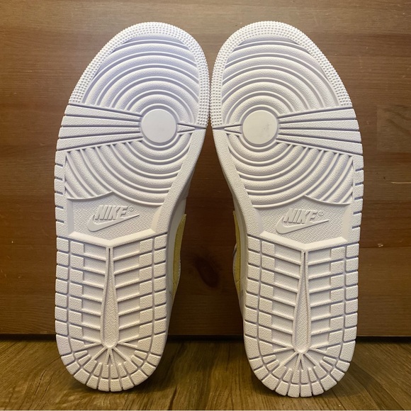 ✨ WMNS AIR JORDAN 1 LOW - Picture 10 of 12